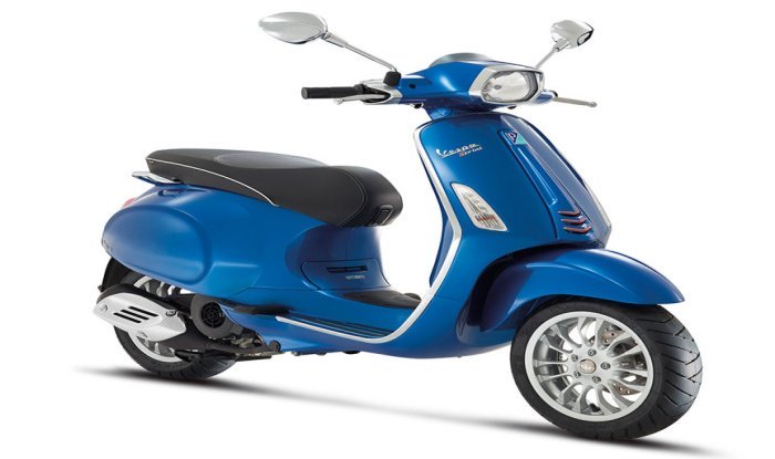 Blue Vespa Sprint 125 CC